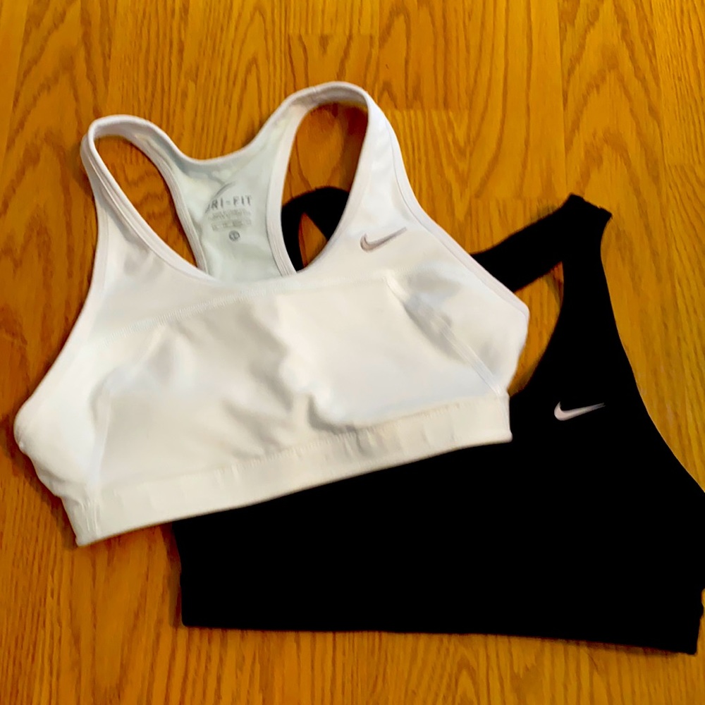 2 xs Nike dri fit sports bras nwot